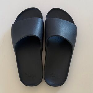 Archies plastic slides navy blue EUC women’s 10